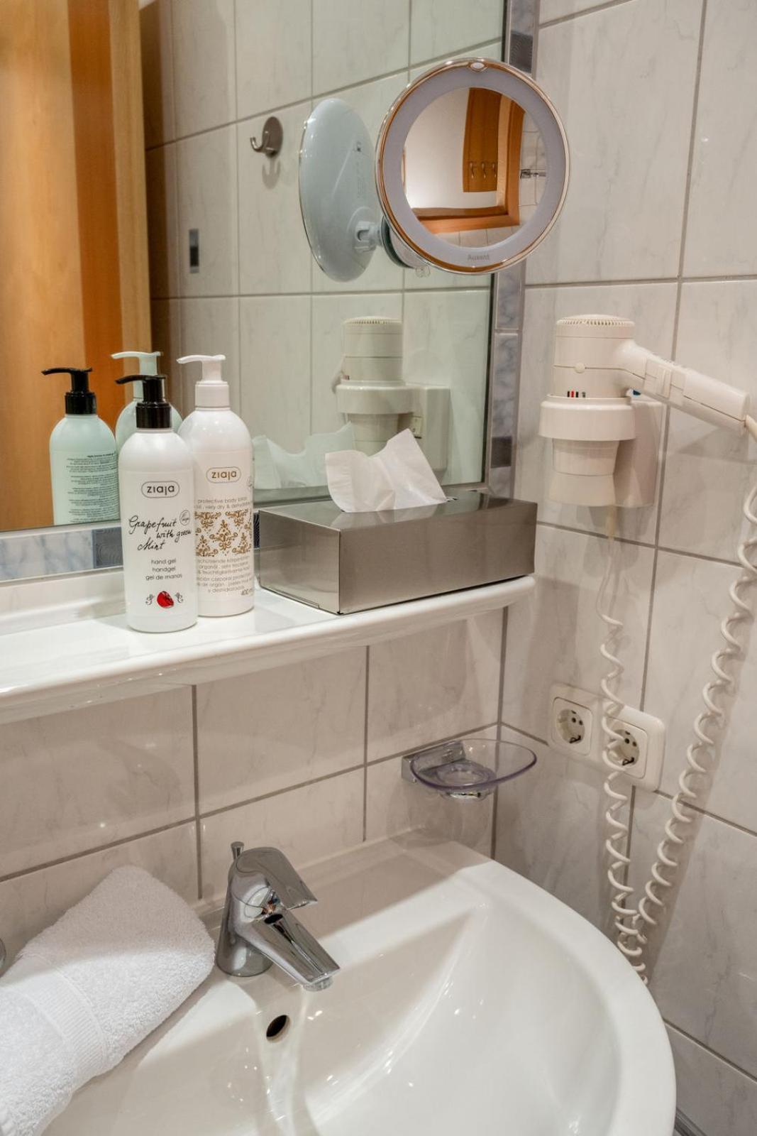 Haus Waldhof Hotel Ишгъл Стая снимка