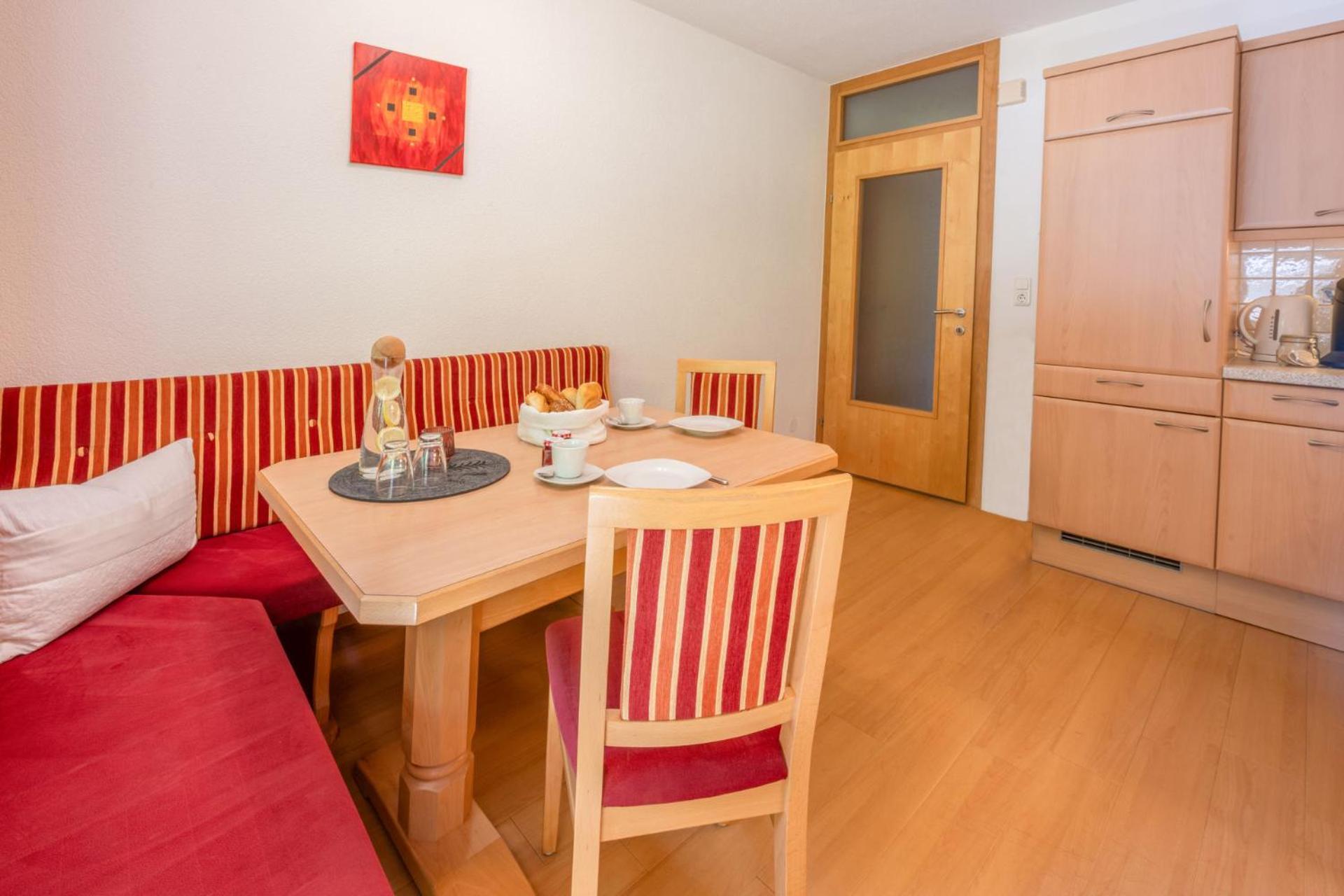 Haus Waldhof Hotel Ишгъл Екстериор снимка