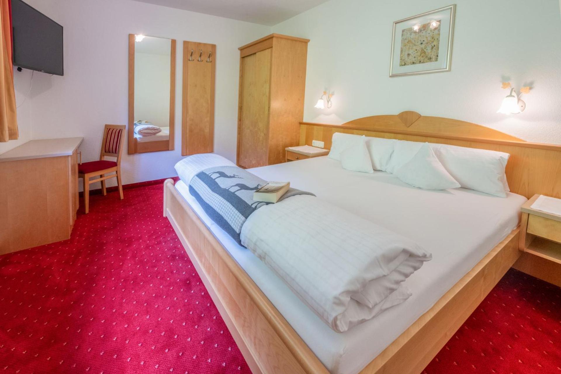 Haus Waldhof Hotel Ишгъл Екстериор снимка